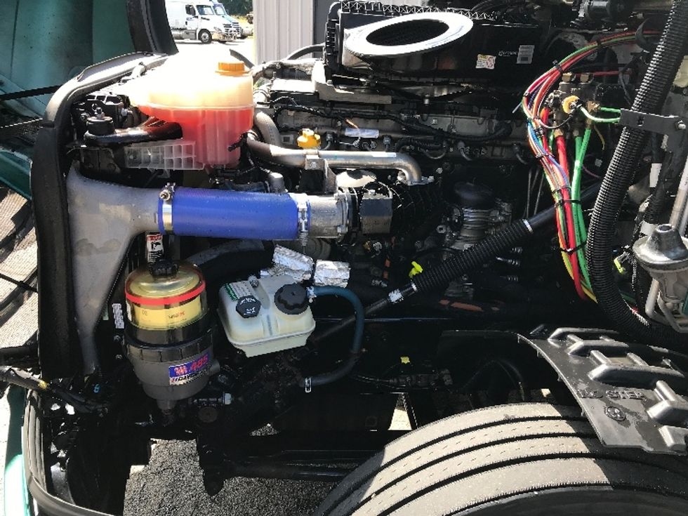 Sleeper Tractor-Heavy Duty Tractors-Freightliner-2020-T12664ST-Fredonia-NY-615,623\n\t\tmiles-$ 53,250 - Image 21