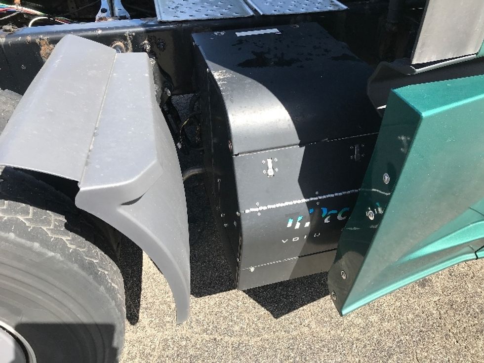 Sleeper Tractor-Heavy Duty Tractors-Freightliner-2020-T12664ST-Fredonia-NY-615,623\n\t\tmiles-$ 53,250 - Image 22