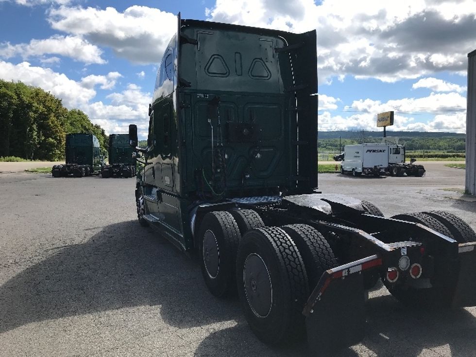 Sleeper Tractor-Heavy Duty Tractors-Freightliner-2020-T12664ST-Fredonia-NY-615,623\n\t\tmiles-$ 53,250 - Image 5