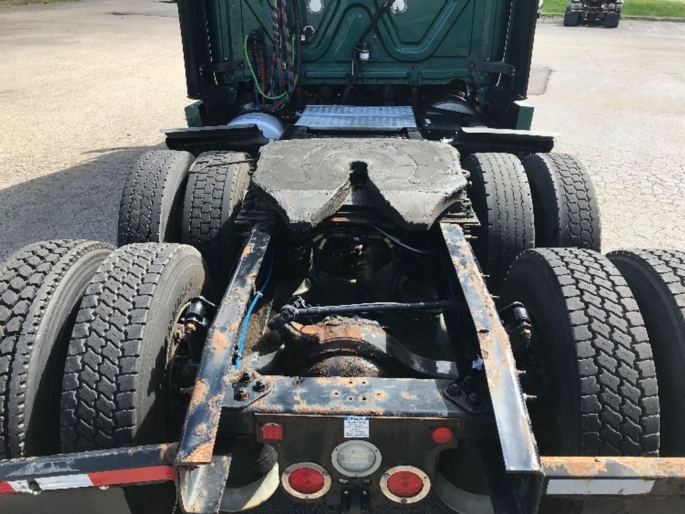 Sleeper Tractor-Heavy Duty Tractors-Freightliner-2020-T12664ST-Fredonia-NY-615,623\n\t\tmiles-$ 53,250 - Image 6