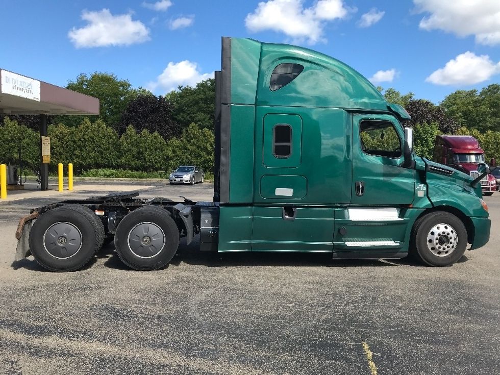 Sleeper Tractor-Heavy Duty Tractors-Freightliner-2020-T12664ST-Fredonia-NY-615,623\n\t\tmiles-$ 53,250 - Image 8