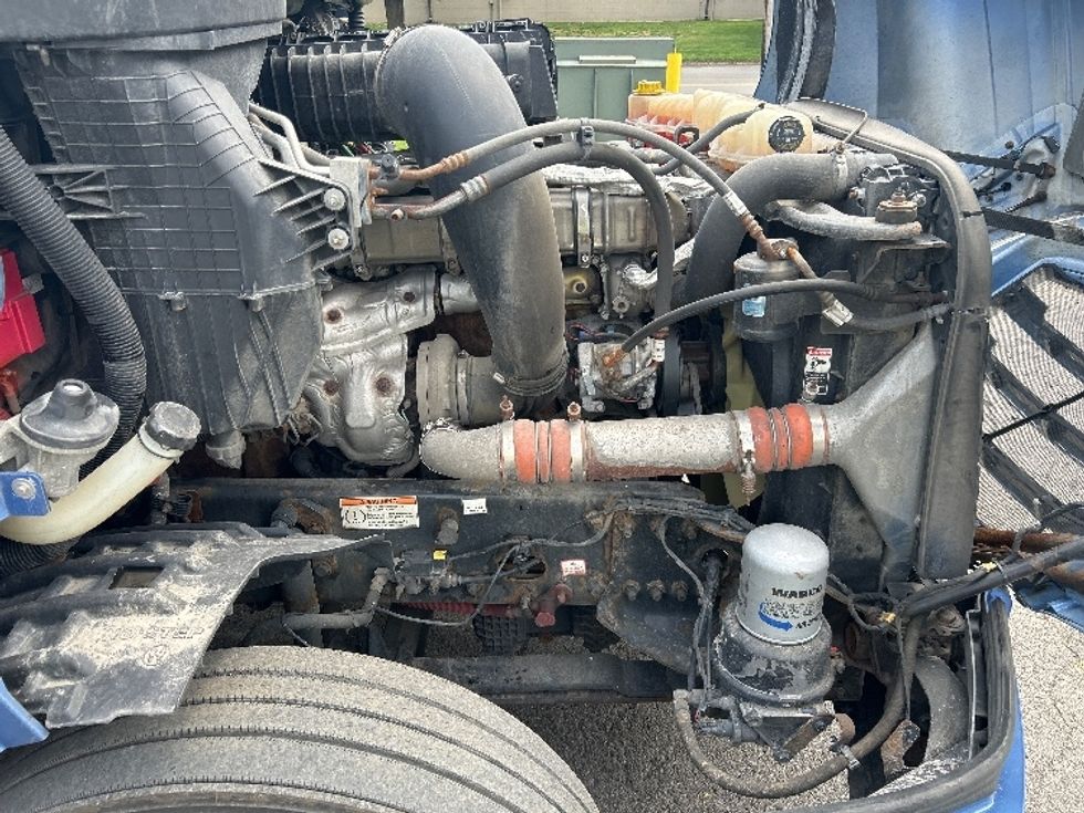 Sleeper Tractor-Heavy Duty Tractors-Freightliner-2020-T12664ST-Fredonia-NY-666,377\n\t\tmiles-$ 52,000 - Image 20