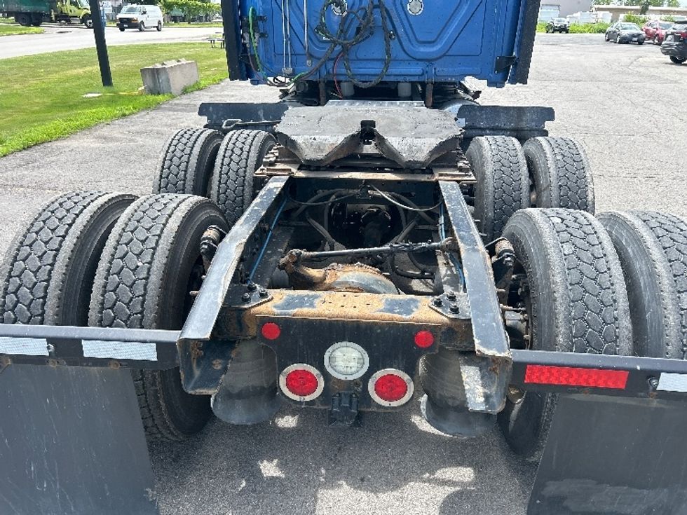 Sleeper Tractor-Heavy Duty Tractors-Freightliner-2020-T12664ST-Fredonia-NY-666,377\n\t\tmiles-$ 52,000 - Image 6