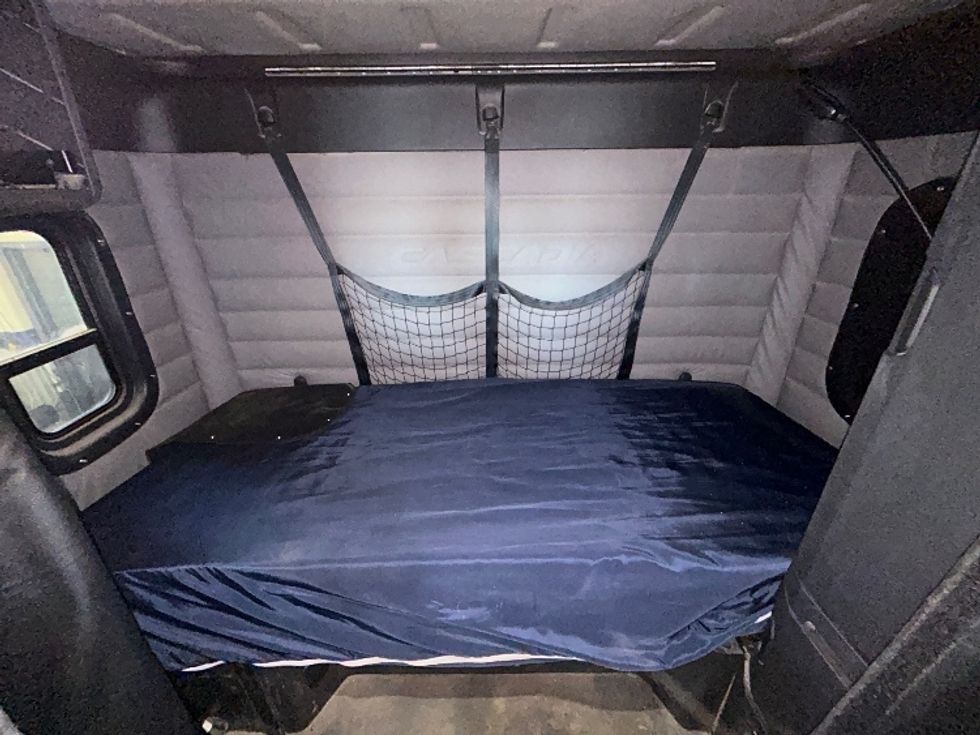 Sleeper Tractor-Heavy Duty Tractors-Freightliner-2020-T12664ST-Fresno-CA-291,559\n\t\tmiles-$ 85,000 - Image 16