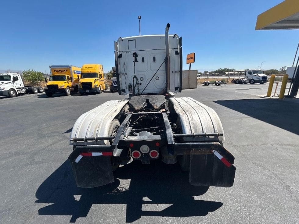Sleeper Tractor-Heavy Duty Tractors-Freightliner-2020-T12664ST-Fresno-CA-291,559\n\t\tmiles-$ 85,000 - Image 6