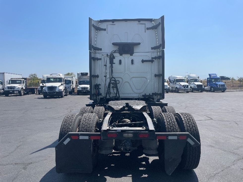 Sleeper Tractor-Heavy Duty Tractors-Freightliner-2020-T12664ST-Fresno-CA-456,181\n\t\tmiles-$ 75,250 - Image 6
