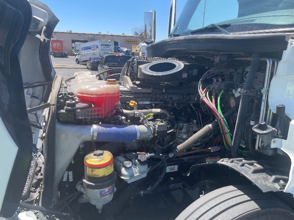 Sleeper Tractor-Heavy Duty Tractors-Freightliner-2020-T12664ST-Fresno-CA-505,281\n\t\tmiles-$ 68,250 - Image 21