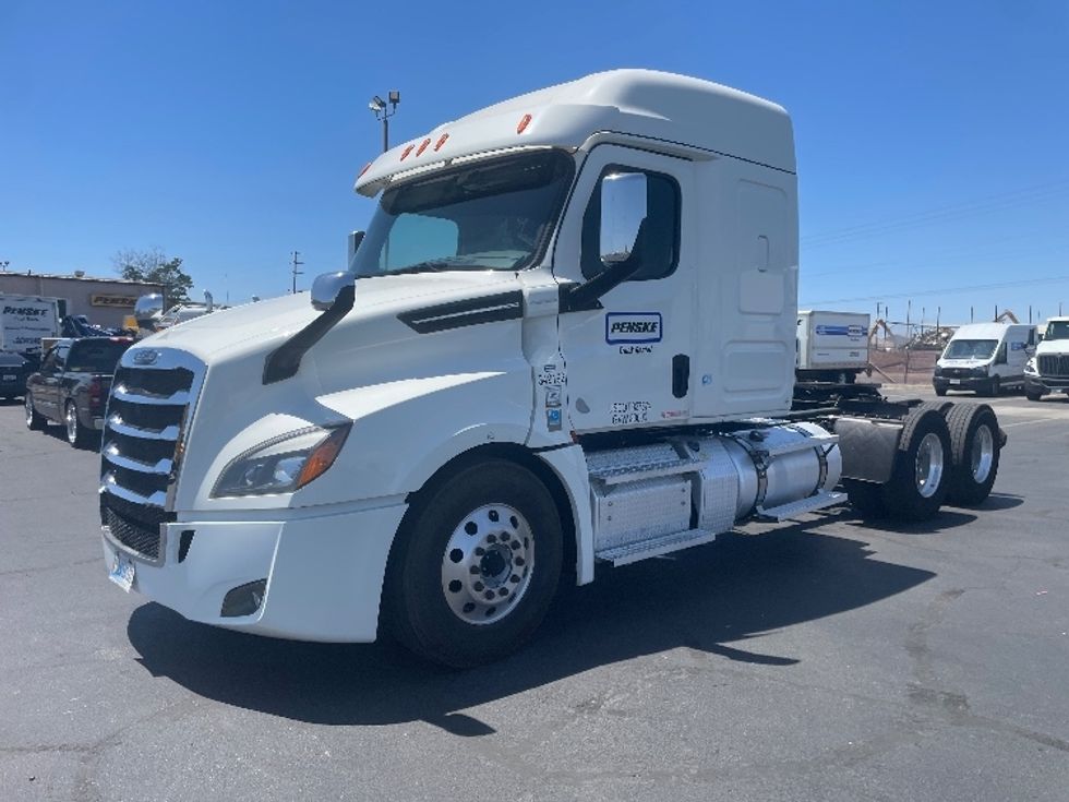 Sleeper Tractor-Heavy Duty Tractors-Freightliner-2020-T12664ST-Fresno-CA-505,281\n\t\tmiles-$ 68,250 - Image 3