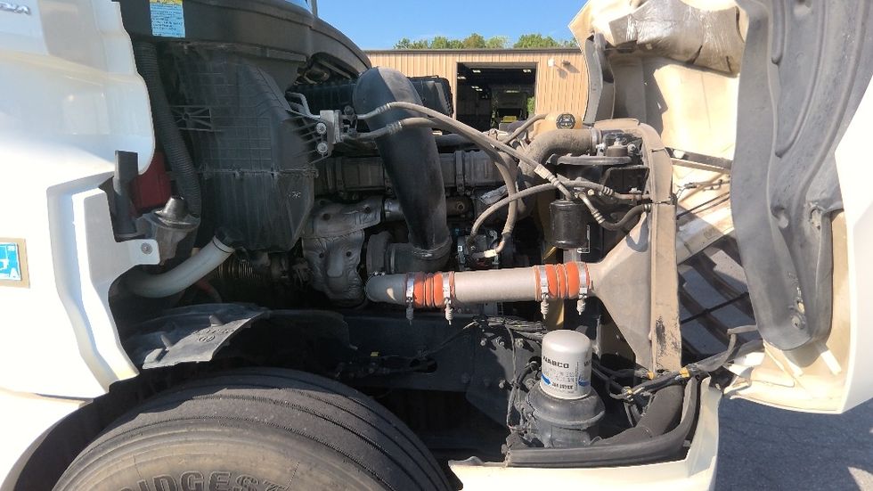 Sleeper Tractor-Heavy Duty Tractors-Freightliner-2020-T12664ST-Gadsden-AL-492,131\n\t\tmiles-$ 63,000 - Image 20