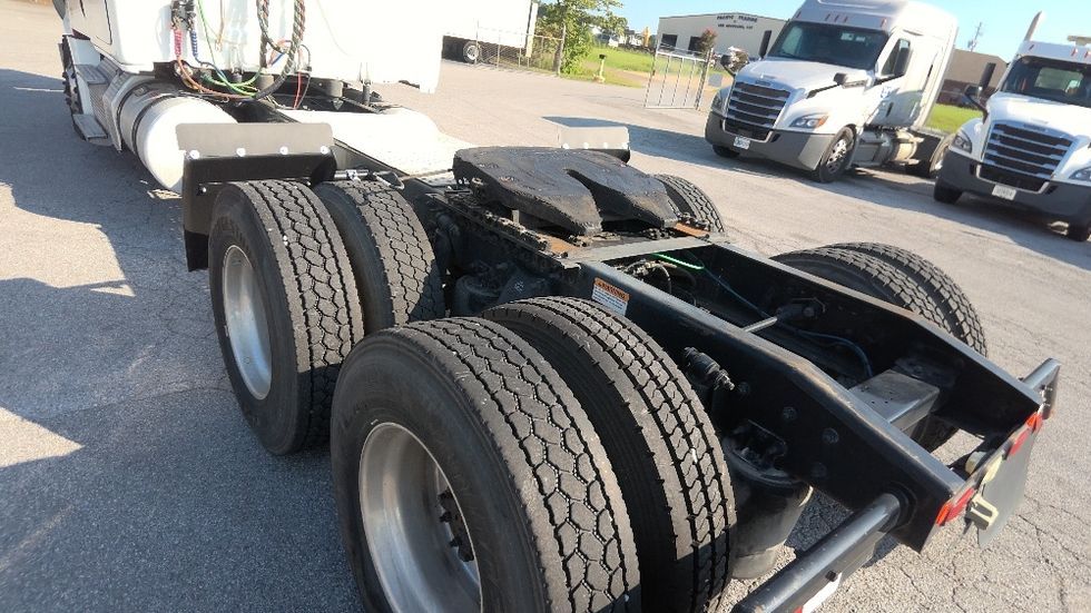 Sleeper Tractor-Heavy Duty Tractors-Freightliner-2020-T12664ST-Gadsden-AL-492,131\n\t\tmiles-$ 63,000 - Image 22
