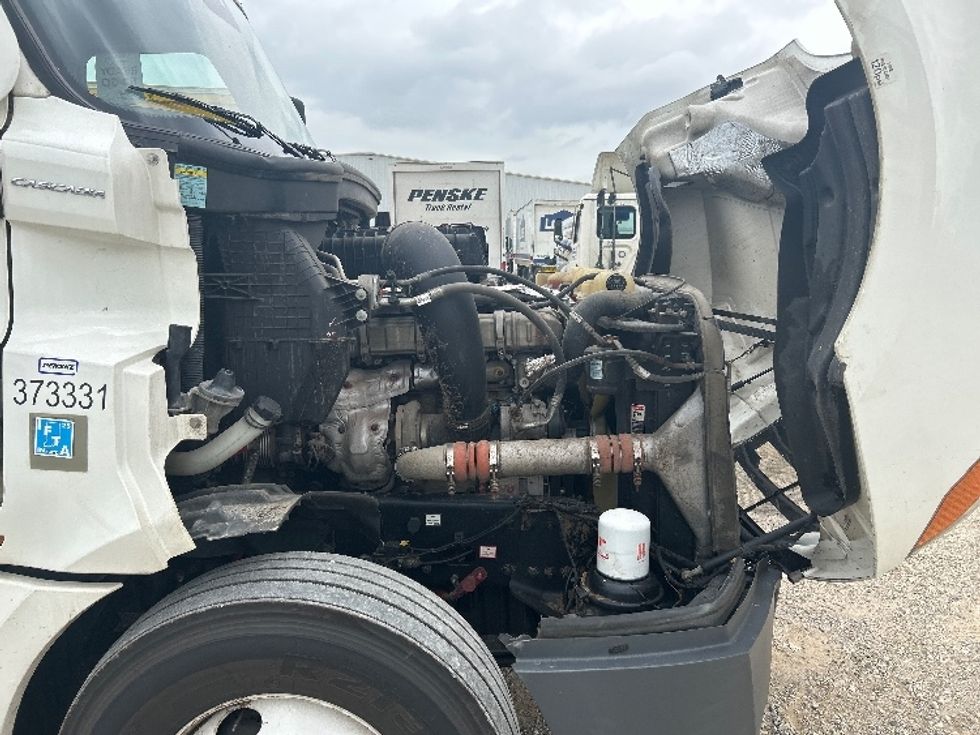 Sleeper Tractor-Heavy Duty Tractors-Freightliner-2020-T12664ST-Gainesville-GA-425,151\n\t\tmiles-$ 66,500 - Image 20