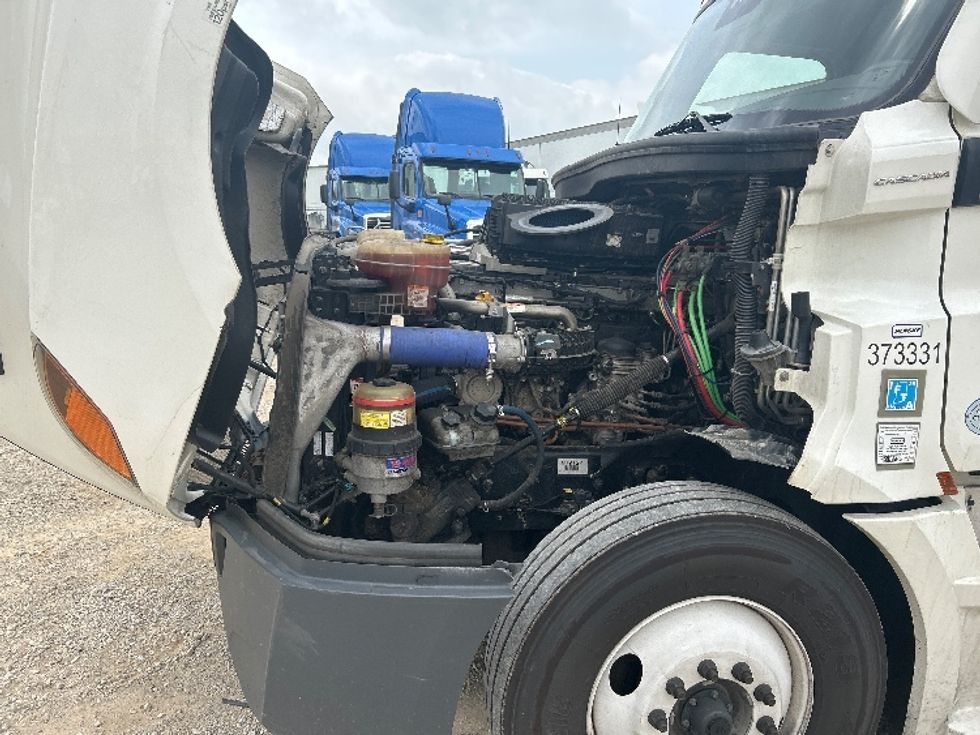 Sleeper Tractor-Heavy Duty Tractors-Freightliner-2020-T12664ST-Gainesville-GA-425,151\n\t\tmiles-$ 66,500 - Image 21