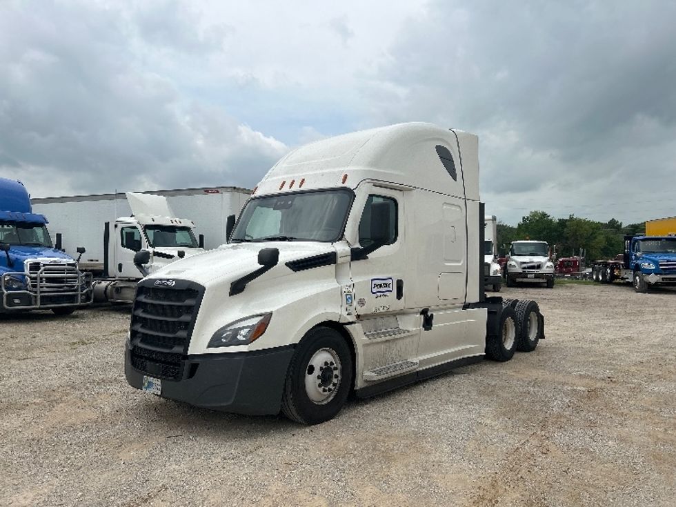Sleeper Tractor-Heavy Duty Tractors-Freightliner-2020-T12664ST-Gainesville-GA-425,151\n\t\tmiles-$ 66,500 - Image 3