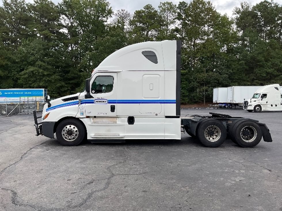 Sleeper Tractor-Heavy Duty Tractors-Freightliner-2020-T12664ST-Gainesville-GA-465,397\n\t\tmiles-$ 68,250 - Image 4