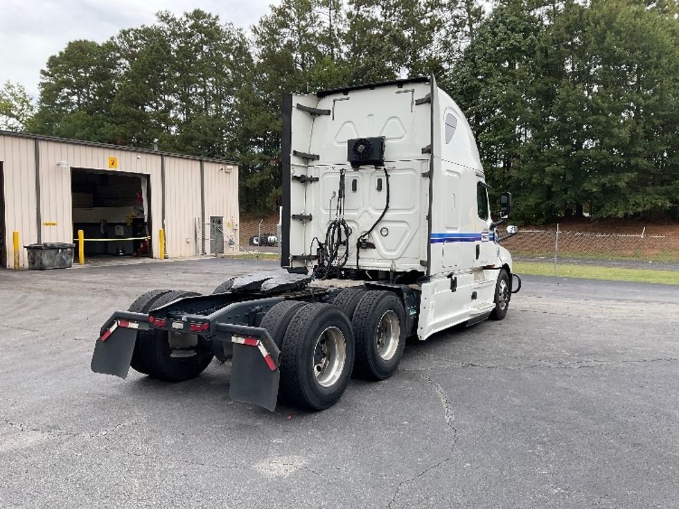 Sleeper Tractor-Heavy Duty Tractors-Freightliner-2020-T12664ST-Gainesville-GA-465,397\n\t\tmiles-$ 68,250 - Image 7