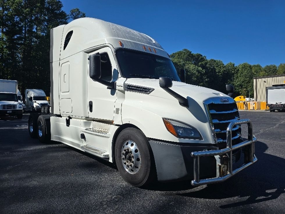 Sleeper Tractor-Heavy Duty Tractors-Freightliner-2020-T12664ST-Gainesville-GA-479,733\n\t\tmiles-$ 67,250 - Image 1