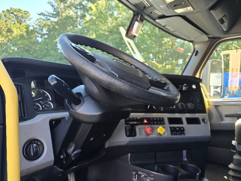 Sleeper Tractor-Heavy Duty Tractors-Freightliner-2020-T12664ST-Gainesville-GA-479,733\n\t\tmiles-$ 67,250 - Image 10