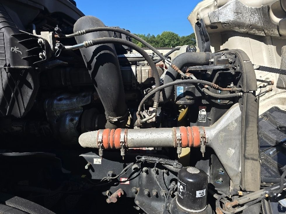 Sleeper Tractor-Heavy Duty Tractors-Freightliner-2020-T12664ST-Gainesville-GA-479,733\n\t\tmiles-$ 67,250 - Image 20