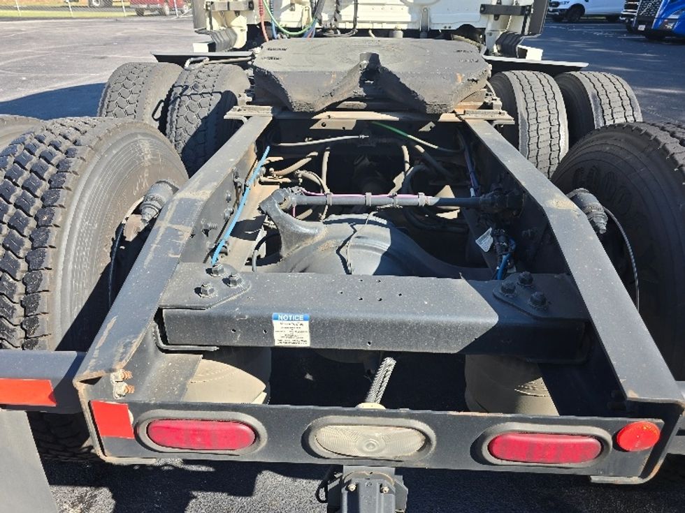 Sleeper Tractor-Heavy Duty Tractors-Freightliner-2020-T12664ST-Gainesville-GA-479,733\n\t\tmiles-$ 67,250 - Image 6