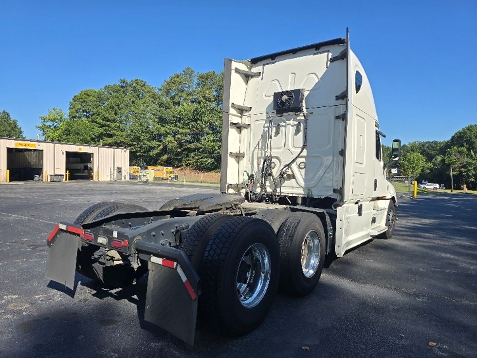Sleeper Tractor-Heavy Duty Tractors-Freightliner-2020-T12664ST-Gainesville-GA-479,733\n\t\tmiles-$ 67,250 - Image 7
