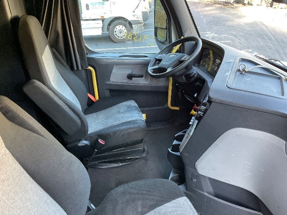 Sleeper Tractor-Heavy Duty Tractors-Freightliner-2020-T12664ST-Gainesville-GA-498,325\n\t\tmiles-$ 62,000 - Image 15