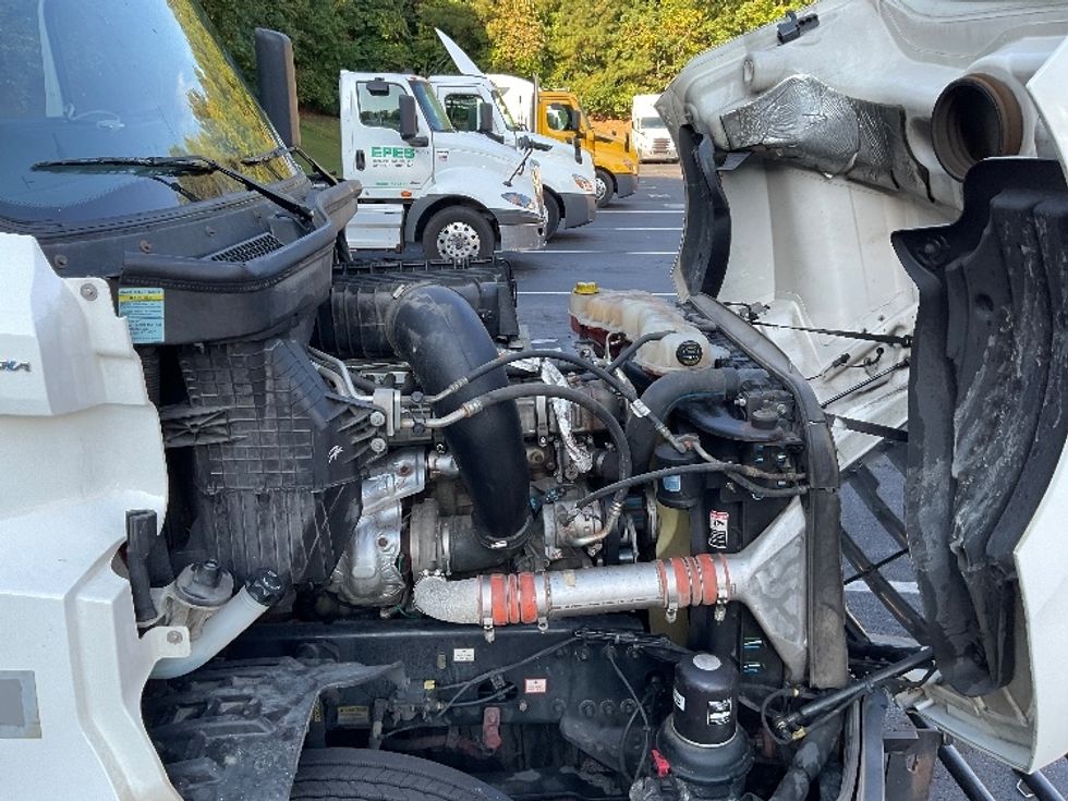 Sleeper Tractor-Heavy Duty Tractors-Freightliner-2020-T12664ST-Gainesville-GA-498,325\n\t\tmiles-$ 62,000 - Image 20