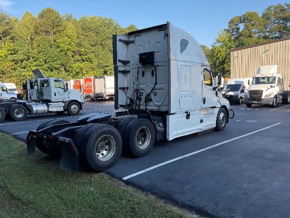 Sleeper Tractor-Heavy Duty Tractors-Freightliner-2020-T12664ST-Gainesville-GA-498,325\n\t\tmiles-$ 62,000 - Image 7
