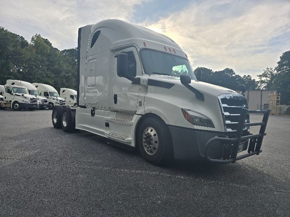 Sleeper Tractor-Heavy Duty Tractors-Freightliner-2020-T12664ST-Gainesville-GA-543,545\n\t\tmiles-$ 62,000 - Image 1