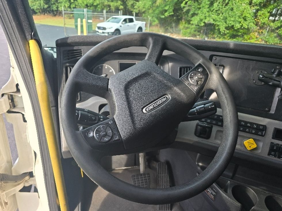 Sleeper Tractor-Heavy Duty Tractors-Freightliner-2020-T12664ST-Gainesville-GA-543,545\n\t\tmiles-$ 62,000 - Image 10
