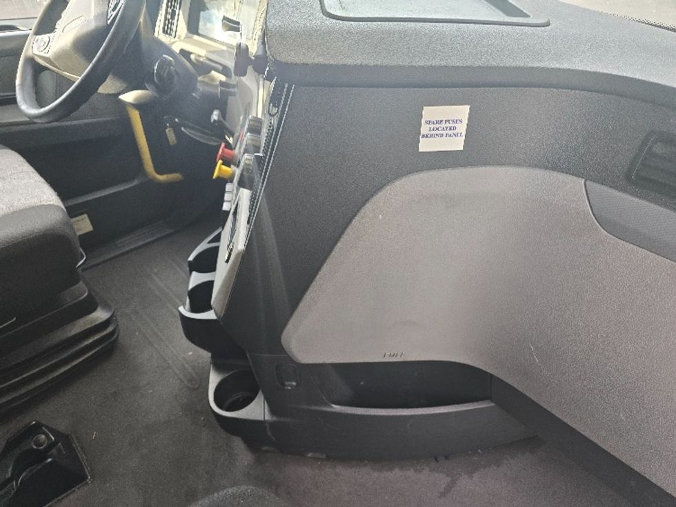 Sleeper Tractor-Heavy Duty Tractors-Freightliner-2020-T12664ST-Gainesville-GA-543,545\n\t\tmiles-$ 62,000 - Image 15