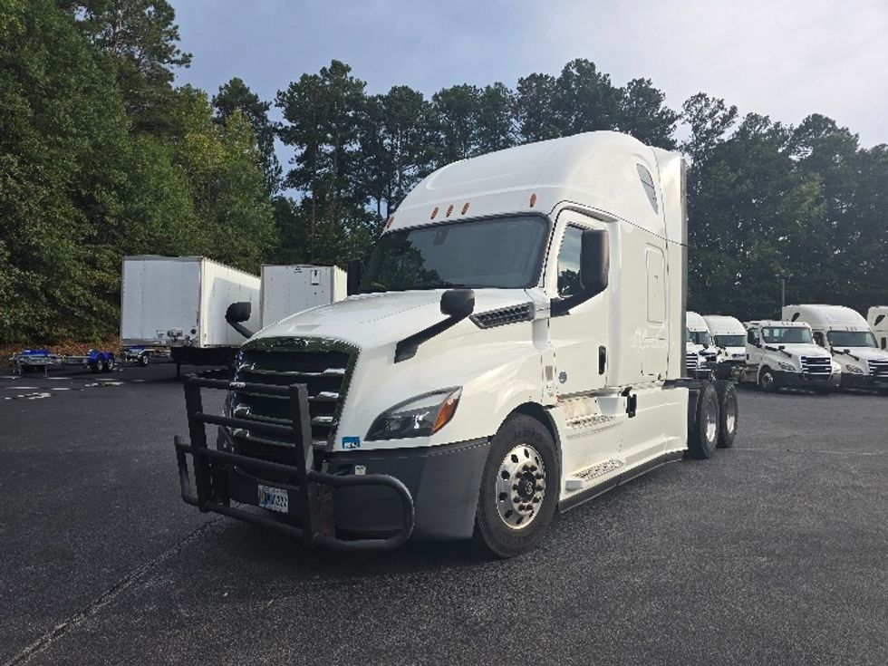 Sleeper Tractor-Heavy Duty Tractors-Freightliner-2020-T12664ST-Gainesville-GA-543,545\n\t\tmiles-$ 62,000 - Image 3