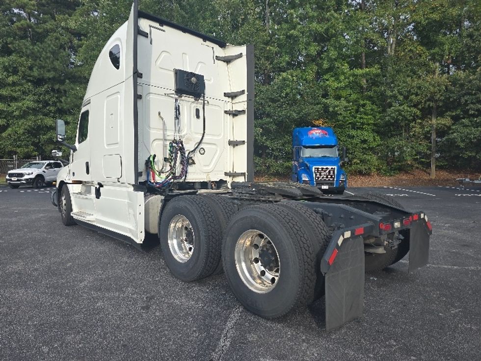 Sleeper Tractor-Heavy Duty Tractors-Freightliner-2020-T12664ST-Gainesville-GA-543,545\n\t\tmiles-$ 62,000 - Image 5