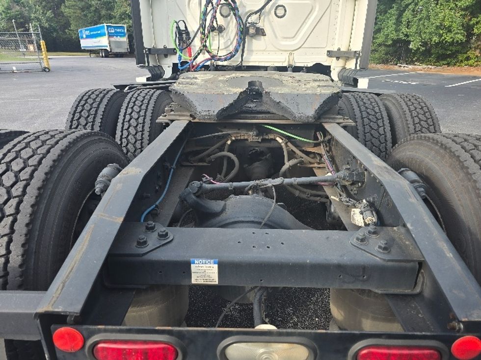 Sleeper Tractor-Heavy Duty Tractors-Freightliner-2020-T12664ST-Gainesville-GA-543,545\n\t\tmiles-$ 62,000 - Image 6