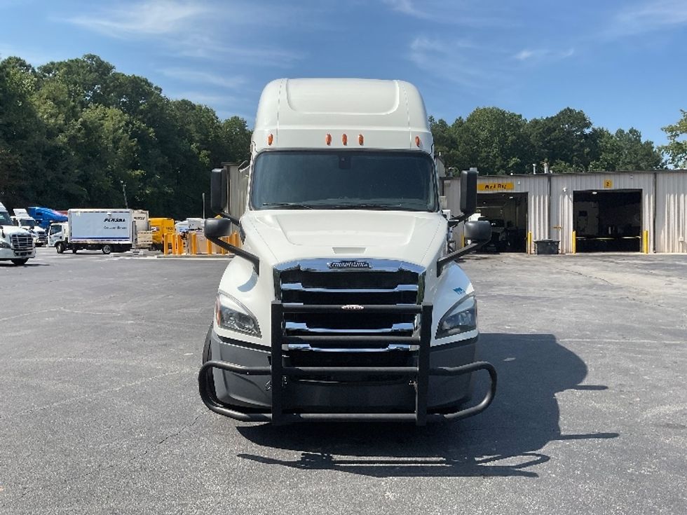 Sleeper Tractor-Heavy Duty Tractors-Freightliner-2020-T12664ST-Gainesville-GA-551,912\n\t\tmiles-$ 61,250 - Image 2