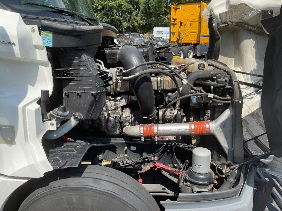 Sleeper Tractor-Heavy Duty Tractors-Freightliner-2020-T12664ST-Gainesville-GA-551,912\n\t\tmiles-$ 61,250 - Image 20