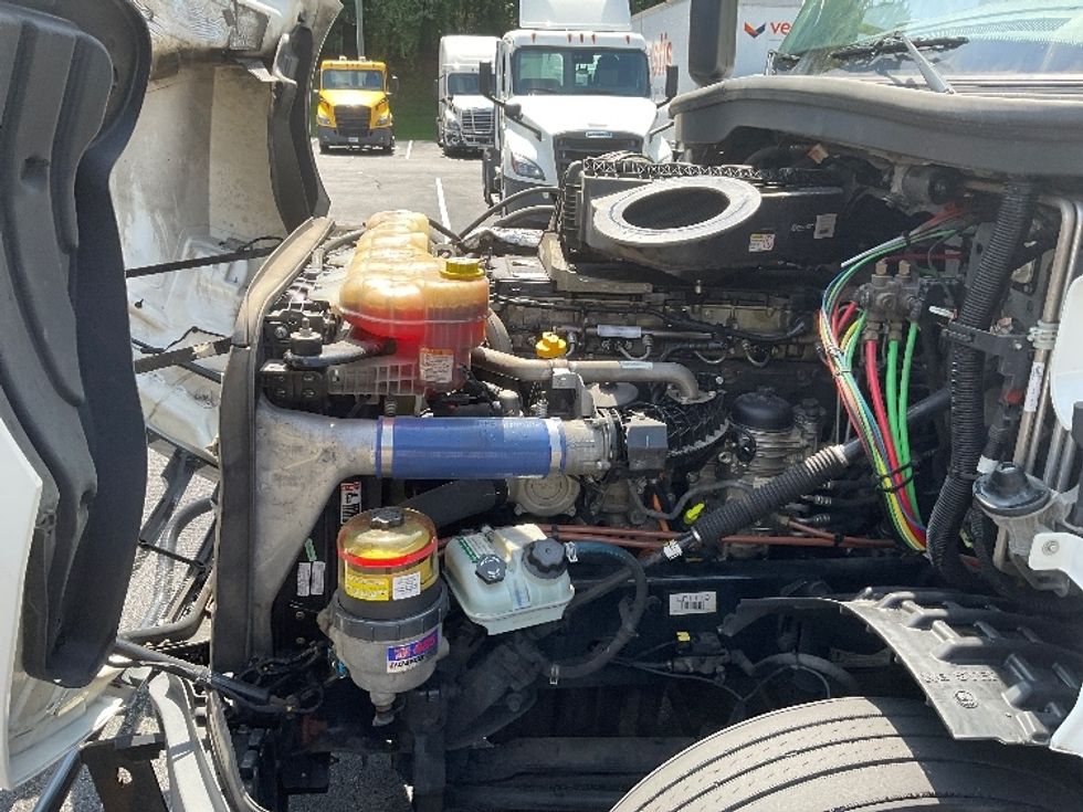 Sleeper Tractor-Heavy Duty Tractors-Freightliner-2020-T12664ST-Gainesville-GA-551,912\n\t\tmiles-$ 61,250 - Image 21