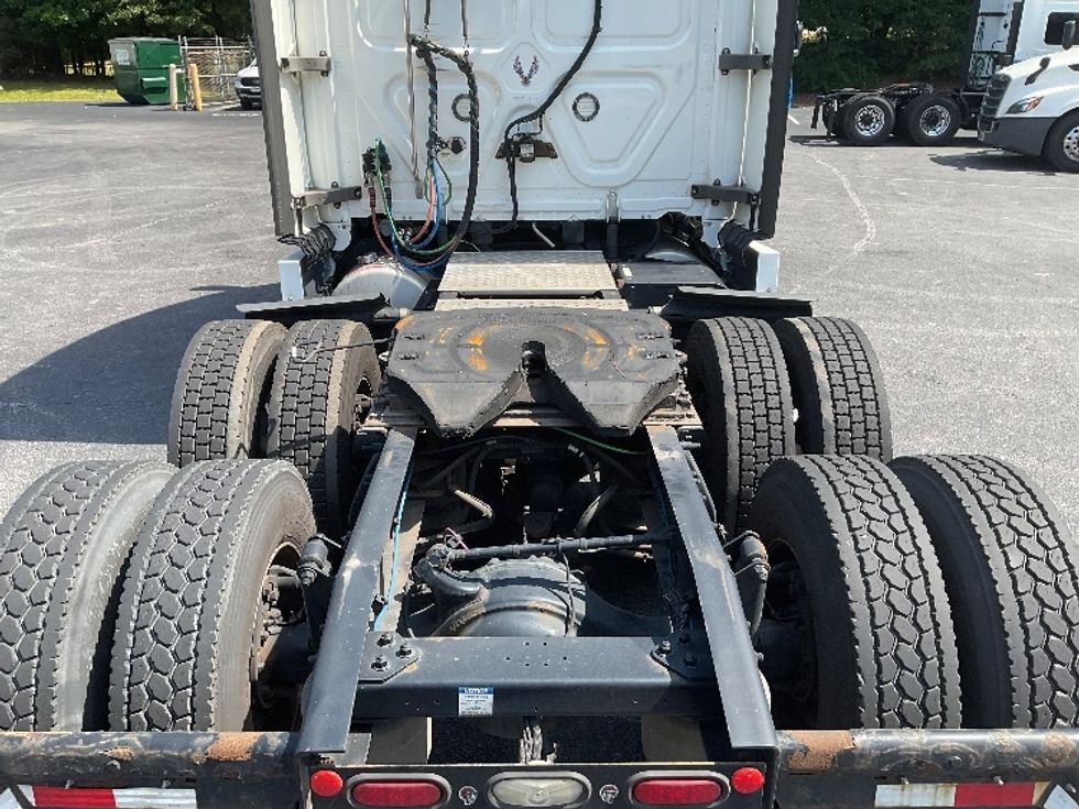 Sleeper Tractor-Heavy Duty Tractors-Freightliner-2020-T12664ST-Gainesville-GA-551,912\n\t\tmiles-$ 61,250 - Image 6