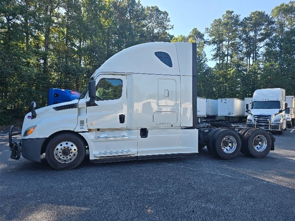 Sleeper Tractor-Heavy Duty Tractors-Freightliner-2020-T12664ST-Gainesville-GA-573,169\n\t\tmiles-$ 59,750 - Image 4