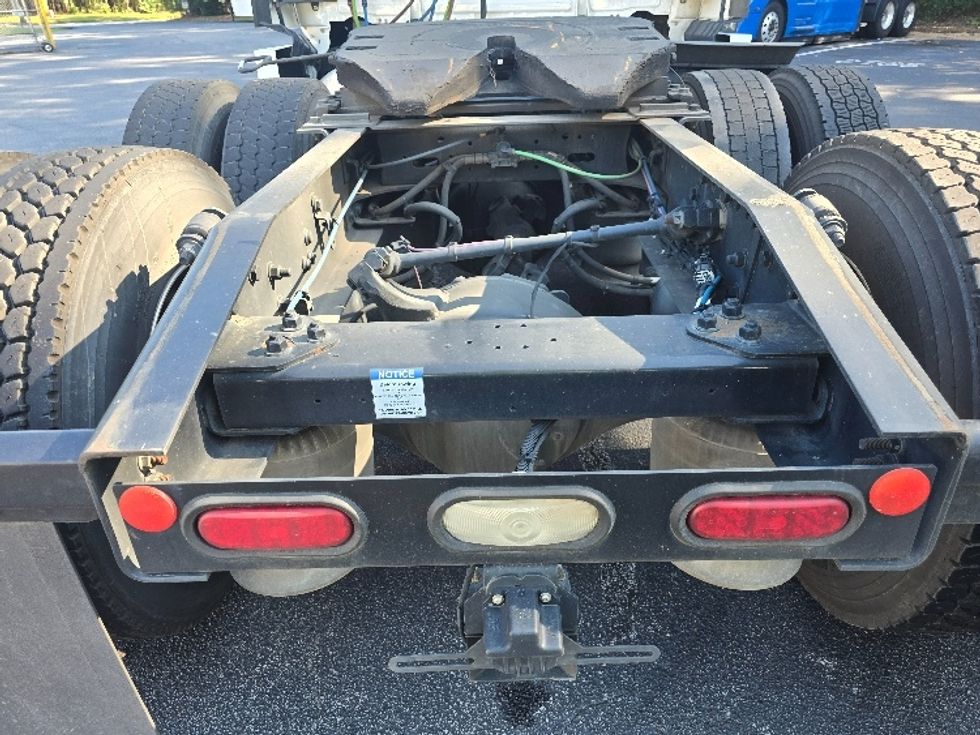 Sleeper Tractor-Heavy Duty Tractors-Freightliner-2020-T12664ST-Gainesville-GA-573,169\n\t\tmiles-$ 59,750 - Image 6