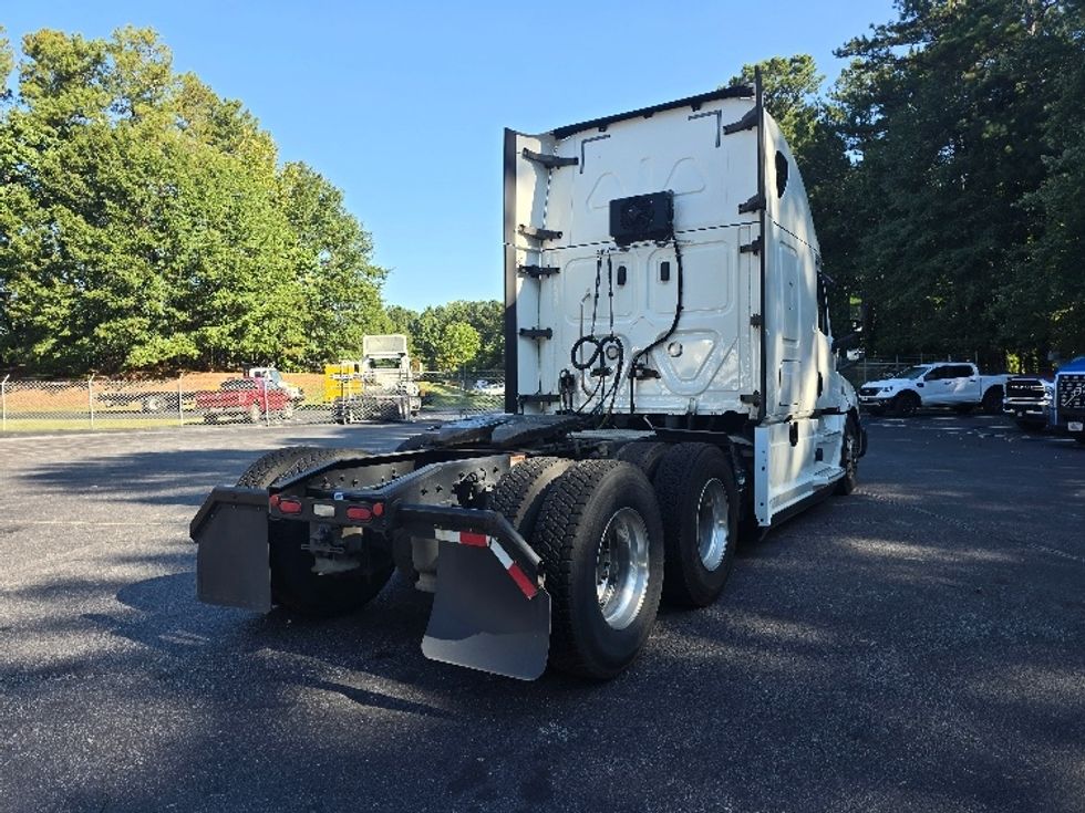 Sleeper Tractor-Heavy Duty Tractors-Freightliner-2020-T12664ST-Gainesville-GA-573,169\n\t\tmiles-$ 59,750 - Image 7