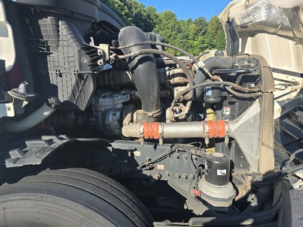 Sleeper Tractor-Heavy Duty Tractors-Freightliner-2020-T12664ST-Gainesville-GA-631,126\n\t\tmiles-$ 55,250 - Image 19