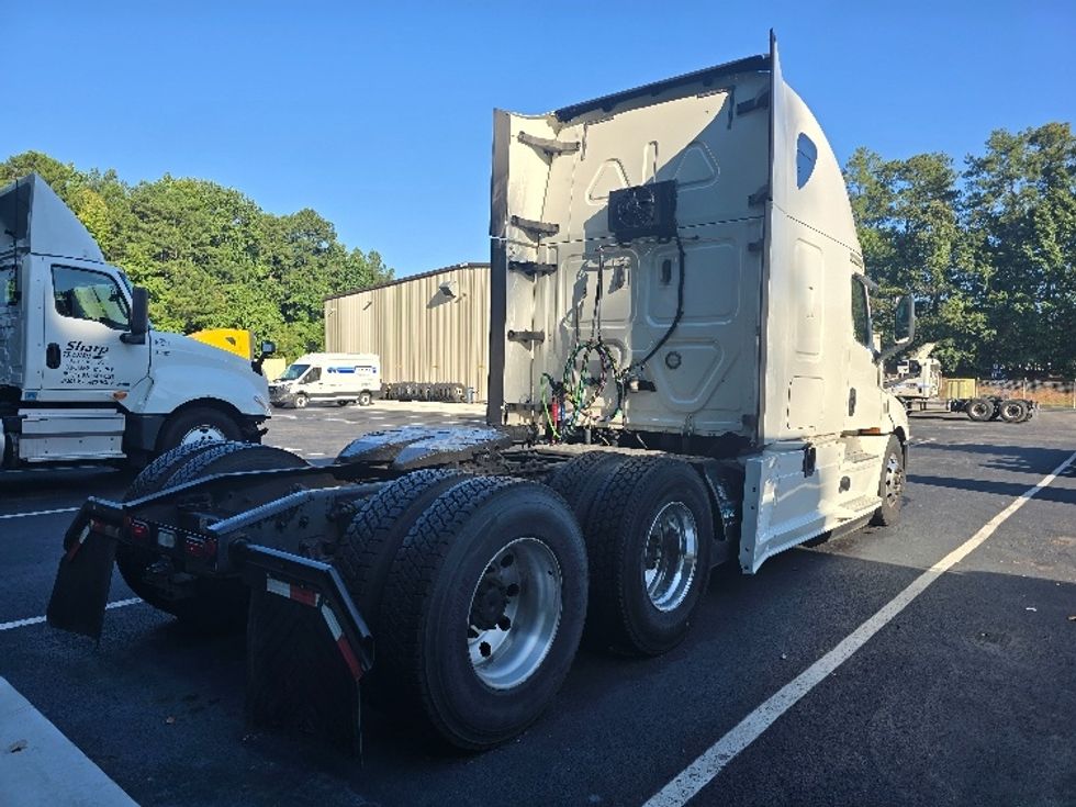 Sleeper Tractor-Heavy Duty Tractors-Freightliner-2020-T12664ST-Gainesville-GA-631,126\n\t\tmiles-$ 55,250 - Image 7