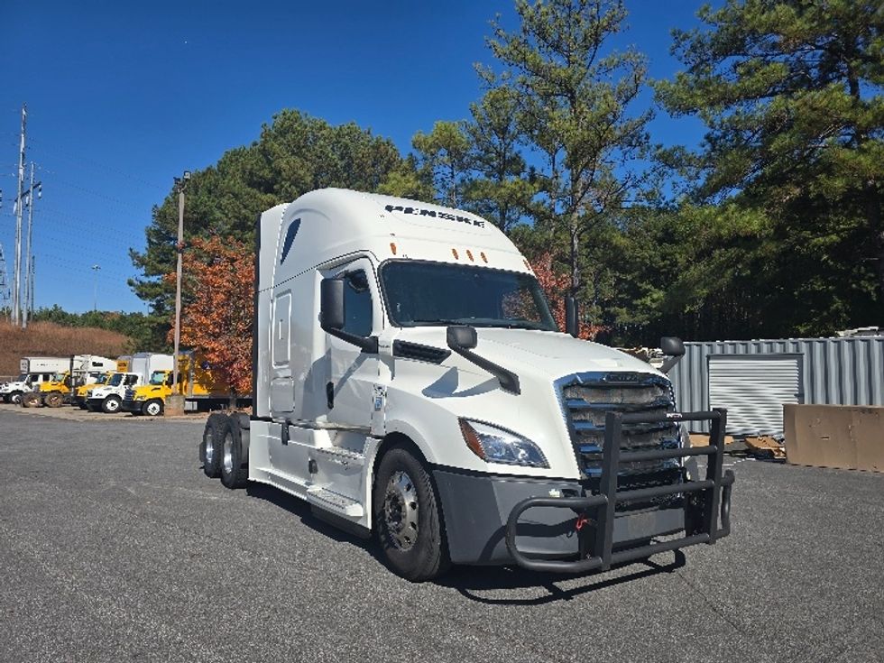 Sleeper Tractor-Heavy Duty Tractors-Freightliner-2020-T12664ST-Gainesville-GA-647,885\n\t\tmiles-$ 53,000 - Image 1