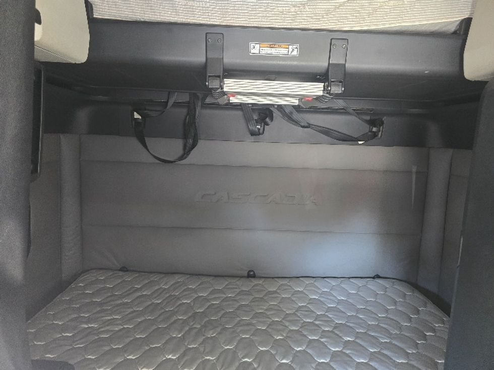 Sleeper Tractor-Heavy Duty Tractors-Freightliner-2020-T12664ST-Gainesville-GA-647,885\n\t\tmiles-$ 53,000 - Image 16