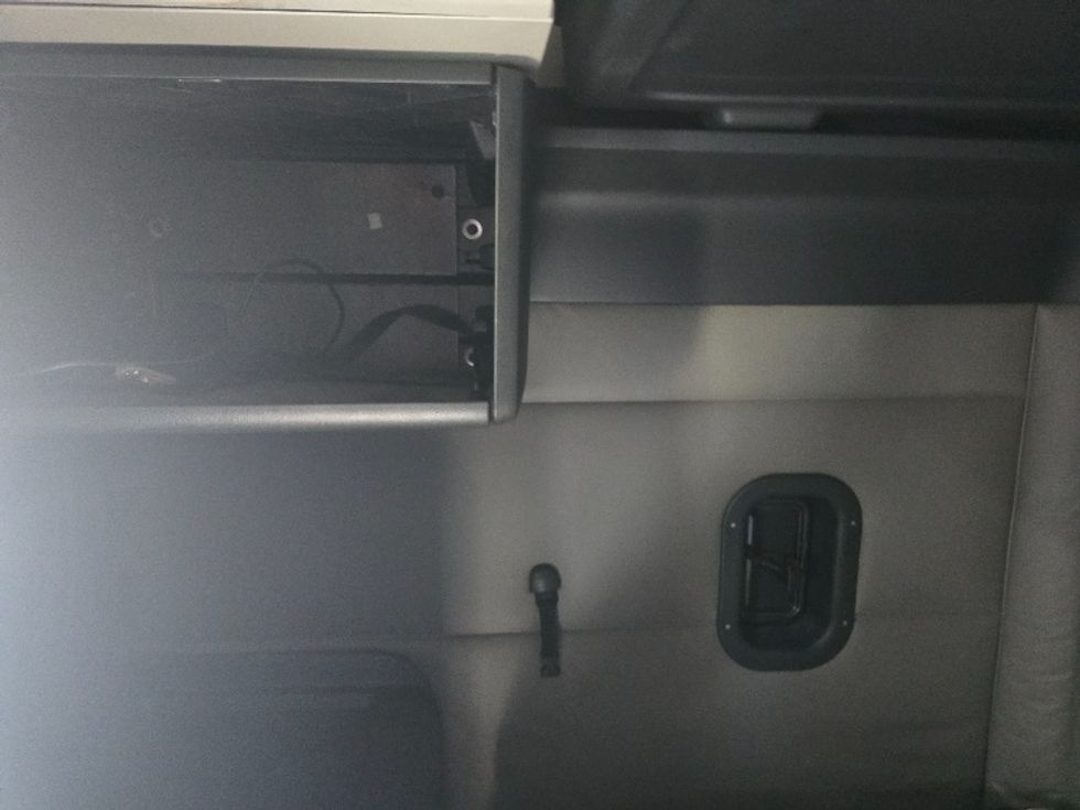 Sleeper Tractor-Heavy Duty Tractors-Freightliner-2020-T12664ST-Gainesville-GA-647,885\n\t\tmiles-$ 53,000 - Image 19