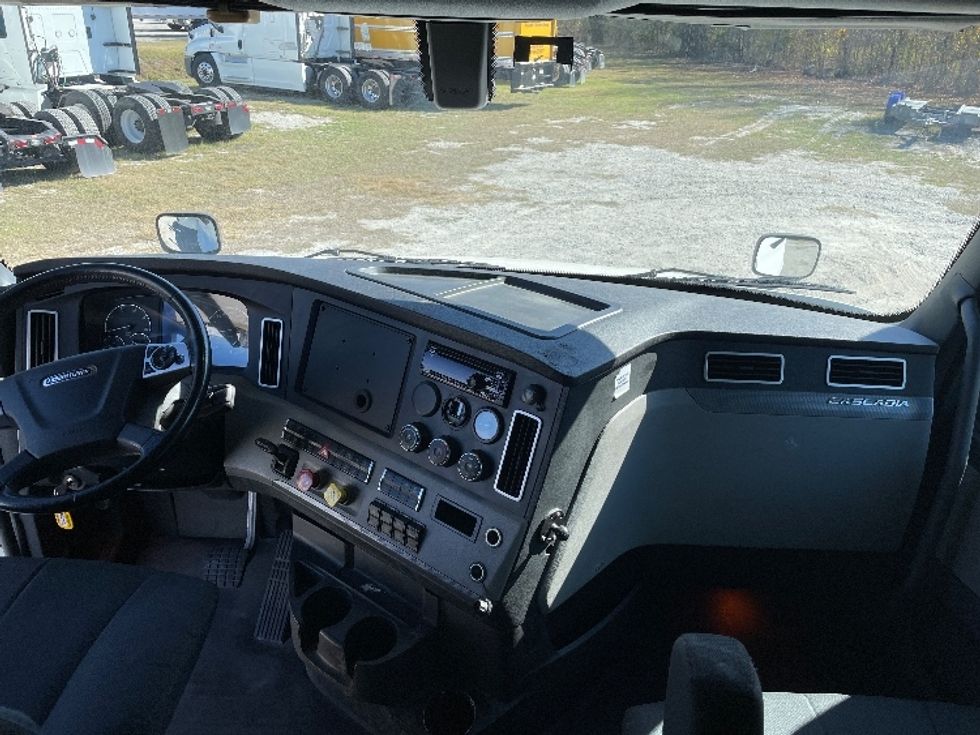 Sleeper Tractor-Heavy Duty Tractors-Freightliner-2020-T12664ST-Garden City-GA-341,077\n\t\tmiles-$ 73,000 - Image 12