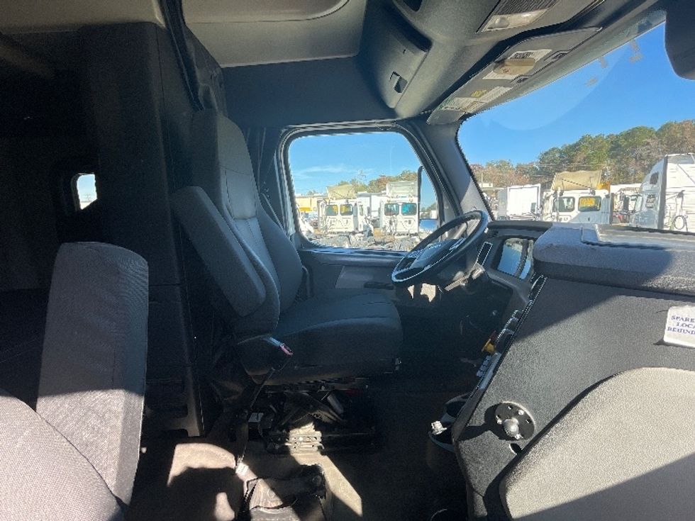 Sleeper Tractor-Heavy Duty Tractors-Freightliner-2020-T12664ST-Garden City-GA-341,077\n\t\tmiles-$ 73,000 - Image 15