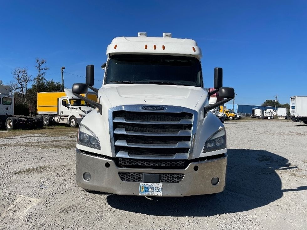 Sleeper Tractor-Heavy Duty Tractors-Freightliner-2020-T12664ST-Garden City-GA-341,077\n\t\tmiles-$ 73,000 - Image 2