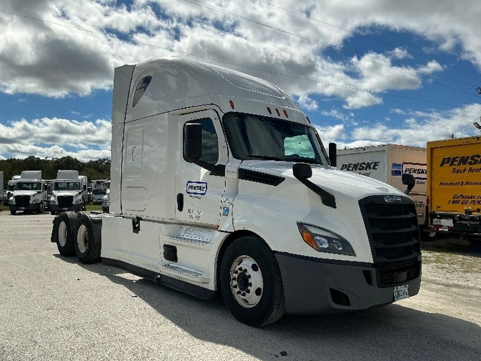 Sleeper Tractor-Heavy Duty Tractors-Freightliner-2020-T12664ST-Garden City-GA-671,162\n\t\tmiles-$ 48,250 - Image 1