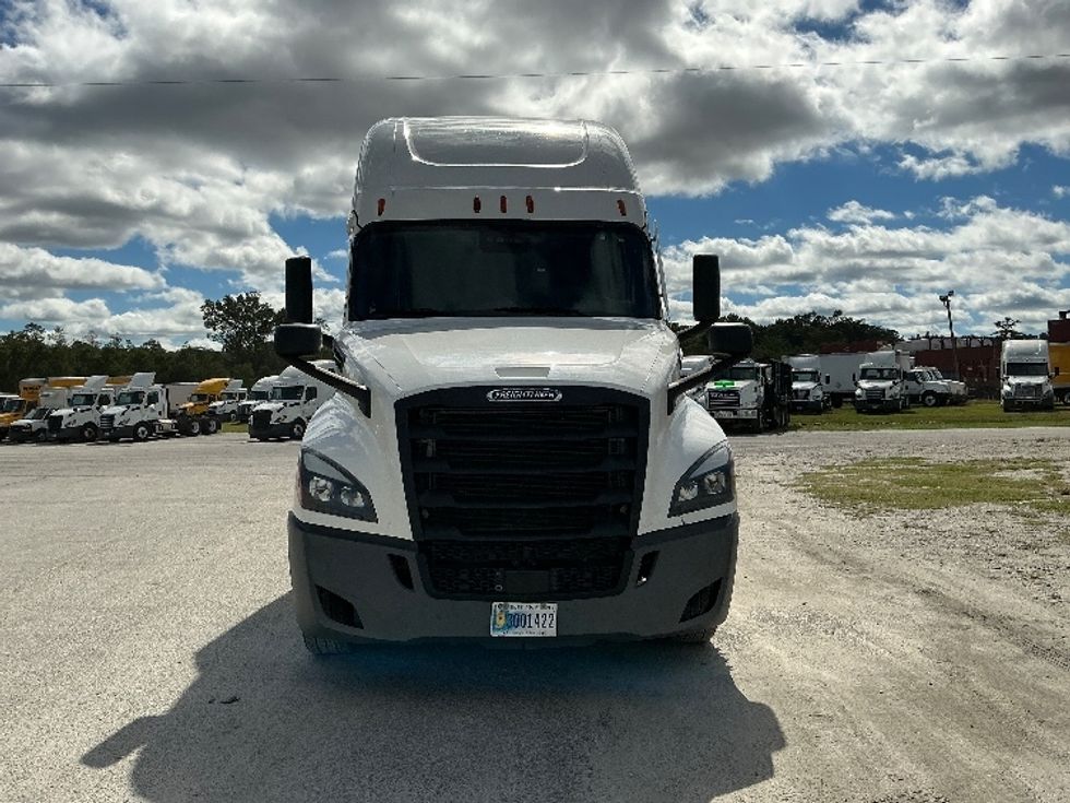 Sleeper Tractor-Heavy Duty Tractors-Freightliner-2020-T12664ST-Garden City-GA-671,162\n\t\tmiles-$ 48,250 - Image 2